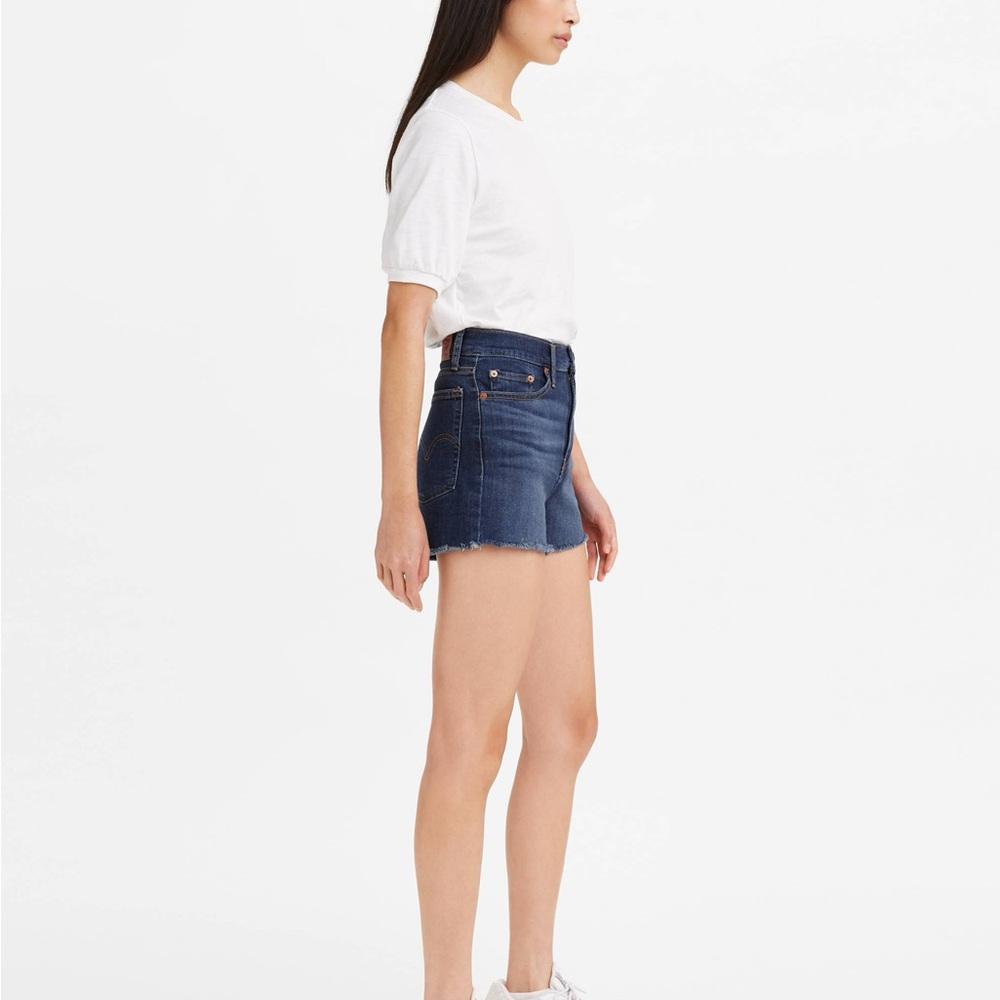 Levi’s High Rise Shorts - Picture 2 of 6
